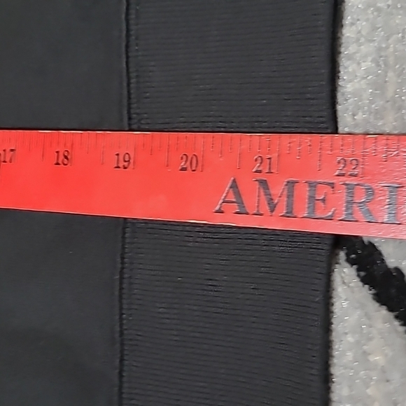 Victoria Secret Sport 2017 Crop Embroidered Logo Short-Sleeve Sweatshirt - Picture 9 of 11